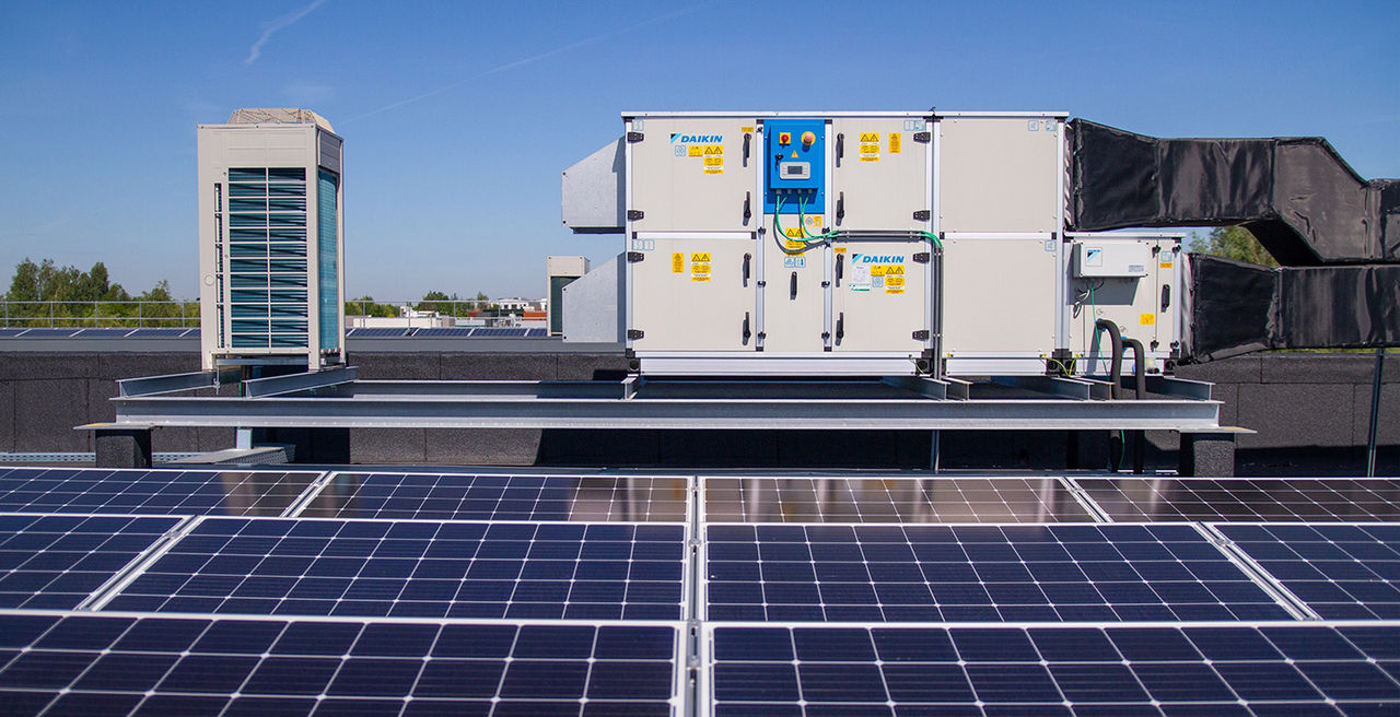 Installation d'une unité de traitement de l’air sur un toit